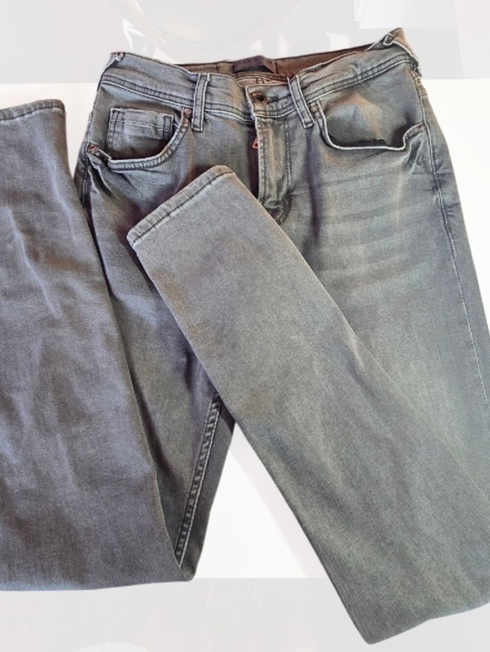Zara Men's Slim Straight Light Gray Jeans Size 31x31